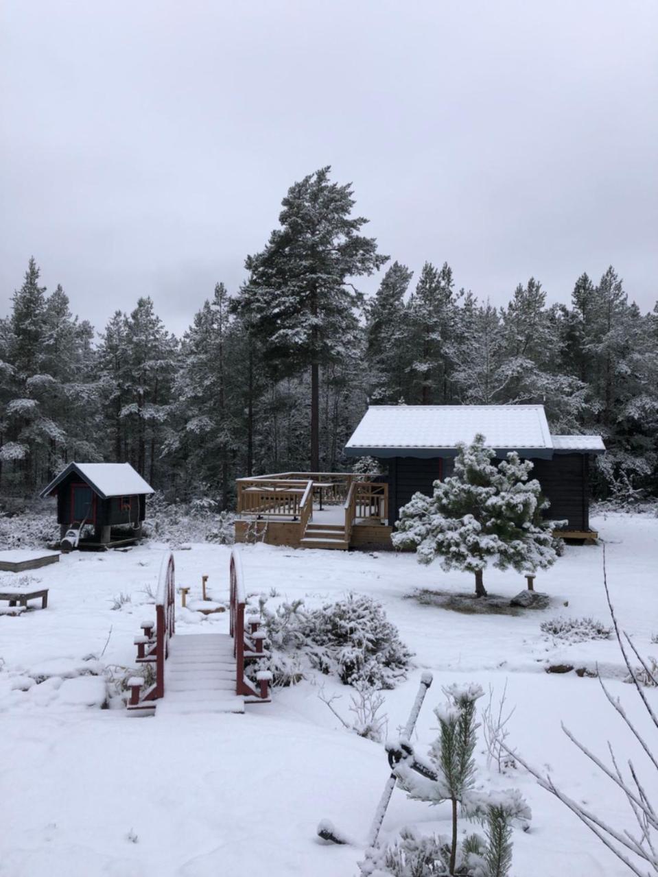 Timber Cottages With Jacuzzi And Sauna Near Lake Vaenern Karlstad Exterior foto
